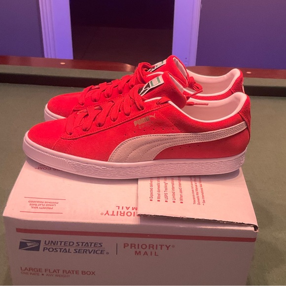 PUMA Red White Suede Classic XXI Leather Shoes 11.5 like New - Picture 3 of 15